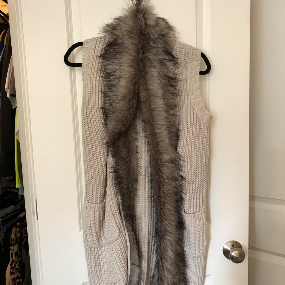 NWT Jessica Simpson faux fur vest size XS